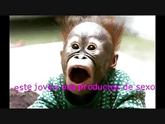 este joven usa productos de sexo