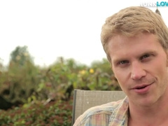 Athletic tattoo newbie solo masturbates in indoor action