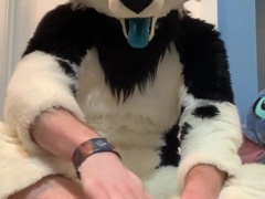 Hairy displays off soles & pummels a plushie