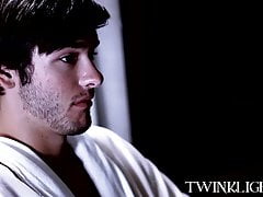 Vampire Tanner Kinsington ruins twinks hole after blowjob