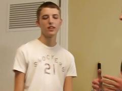 Jock gives some nice anal to young twink in his car shop