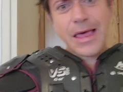 FOOTBALL QUARTERBACK TAVES GETS BARE & WANKS!