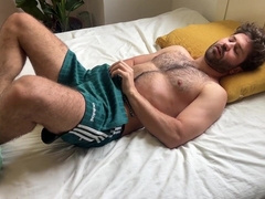 Solo Mastrubation of Unshaved Hetero Dude