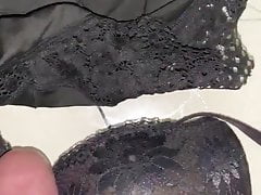 Cum on bra