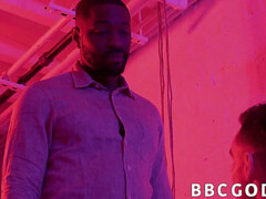 Ebony male predominates a smallish queer into interracial pounding