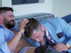 Horny Hector De Silva takes on Nicolas Brooks