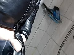 Branlette sous la douche