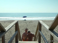 Beach bros from bathroom to condom-free fucky-fucky