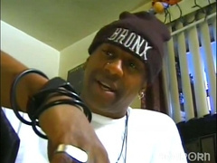 Stroke A Monster Gentlemens Vid