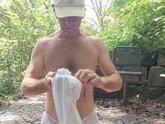 Gay slave Sklave-Franzd and his slut friends wandering around in the nude