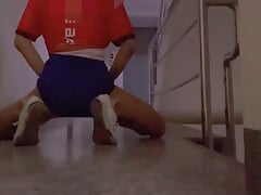 Came to drop off a friend at the condo, got horny, took a doll to fuck on the second floor of the friend's condo.