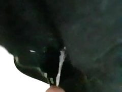 Pisse in Overknees