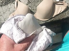 Double bra wank