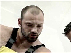 2 youngsters & dad three way