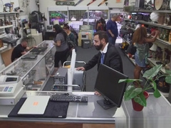 Straight bearded pawnclient fucks pawnbroker