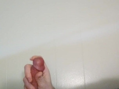 Sniveling fellow finishes off on himself while solo