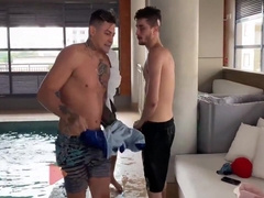 Erick Diaz - E Bruno Hot Encontrou Com Vizinho Na Piscina Acabou Fazendo Uma Dp 11 Min