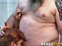 Chubby Alezgi Cage sucks Tony Marks off and receives facial