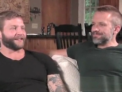 Troca-troca delicioso com Dirk Caber e Colby Jasen