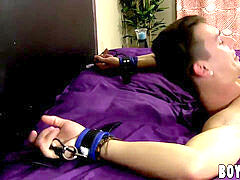 Horny butt muncher Jacobey London slaps his ample contraption