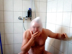 The horny shower with the piss