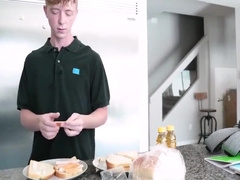 Andrew Powers In Older Stepbrother Teases His Young Stepbrother In Kitchen - Myhotbro 8 Min