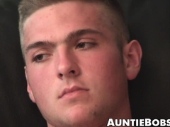 Mature dude sucks younger dick until a very happy ending