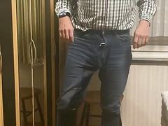 Einpissen auf Befehl vom Herren