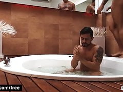 Buff Dark Haired Hunks Fucking Raw In The Hot Tub - BROMO