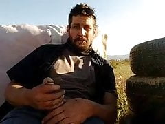 Wank and cum in park