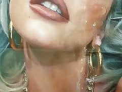 Lady Gaga vollgepisst