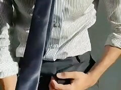 Arab masturbates in a suit grosse bite