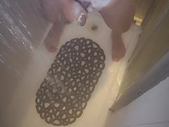 A cold bath that gets hot