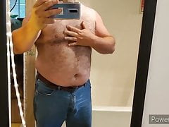 Straight bear demonstrates backfur trimming.
