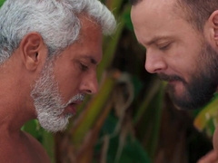 Peter and Marcelo sharing a hole