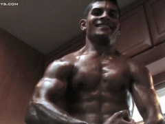Fabricio is oily as fuck and his abs are gorgeous