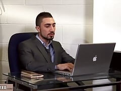 BullDogXXX.com - Office Hunting