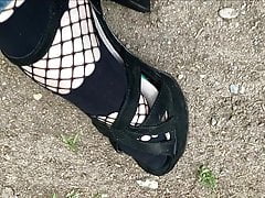 Crossdresser outdoor in heels jerking off on tight jeans
