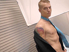 Senza preservativo, ben dotato, anale