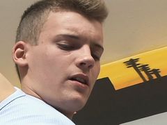 The young men blow themselves in the youth room