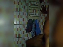 28 male tastes his rich milk in the shower