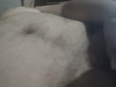 Gordo vago lo primero que hace al despertar es pajearse