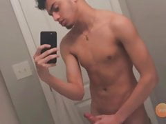 Hot twitter guy jerks off
