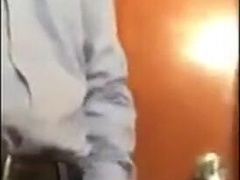 Aliviando a tensão no trabalho com o porteiro gostoso