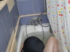 In the douche Masturbate off