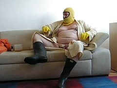 the fat piss-pervert in stinky rubber wellies