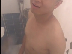 Dex may Showering and Fapping Xxl Trunk
