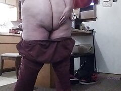 Huge as jiggling an waddling