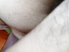 Esce la sborra dal culo