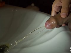 DICK PISSING IN THE SINK, SLOW MOTION 100FPS